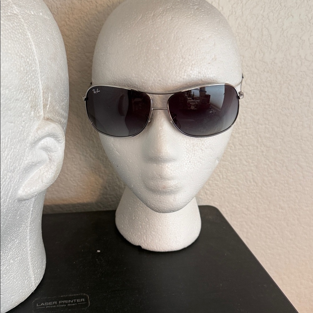 Ray-Ban Silver Metal Aviator rb3267 Sunglasses with Dark Gradient Lenses
